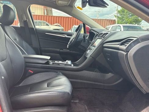 Used 2017 Ford Fusion Titanium FWD image 13
