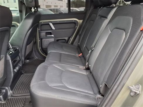 Used 2023 Land Rover Defender 110 X-Dynamic SE image 7