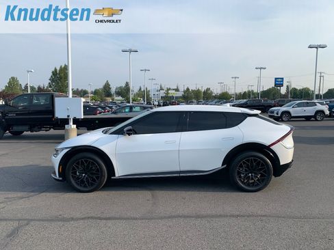 Used 2024 Kia EV6 Wind w/ Wind Technology Package AWD/4WD image 4