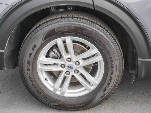 Used 2021 Ford Explorer XLT image 8