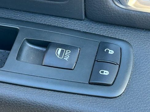 Used 2012 RAM 1500 Laramie image 37