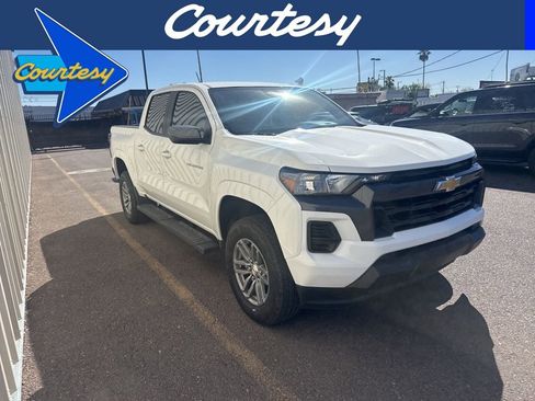 Used 2024 Chevrolet Colorado LT image 1
