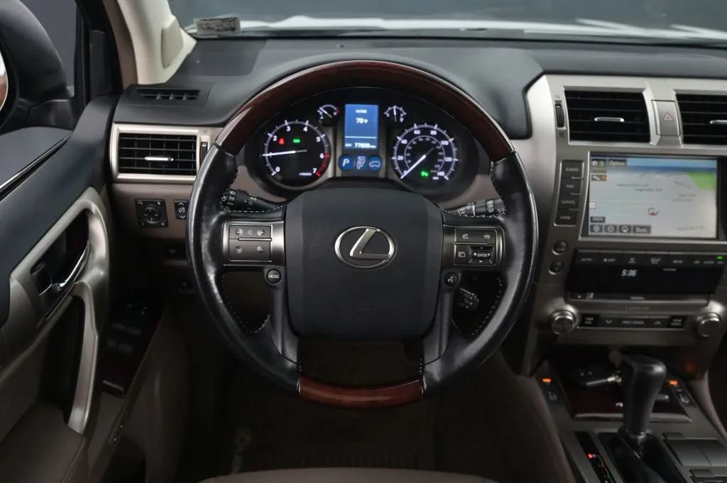 Used 2018 Lexus GX 460 Premium w/ Premium Package AWD/4WD image 37