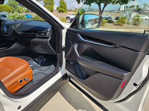 Used 2022 Maserati Levante GT image 33