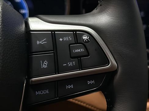 Used 2024 Toyota Highlander Platinum AWD/4WD image 27
