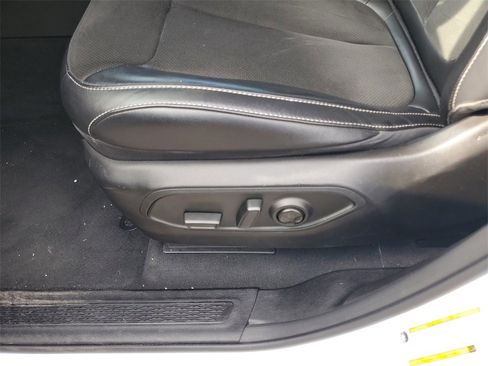 Used 2022 Jeep Grand Cherokee L Laredo image 16