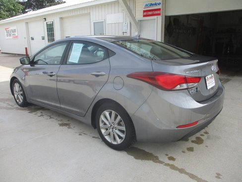 Used 2014 Hyundai Elantra SE w/ Option Group 02 FWD image 13