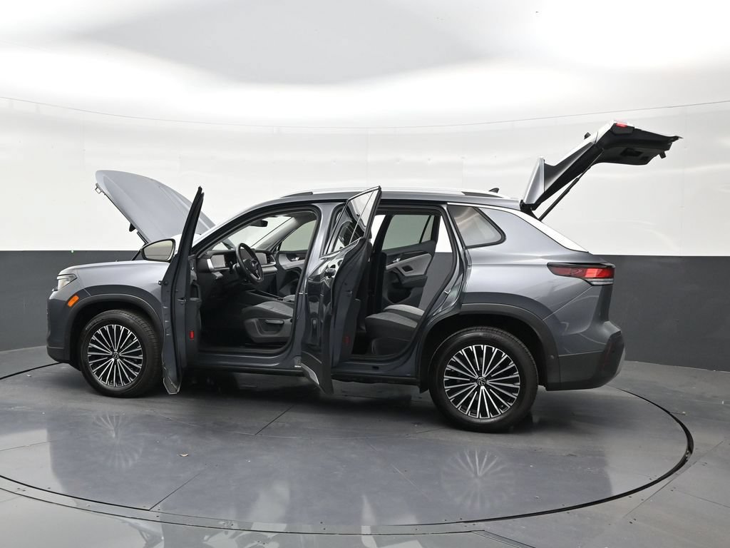 Used 2025 Volkswagen Tiguan S FWD image 30