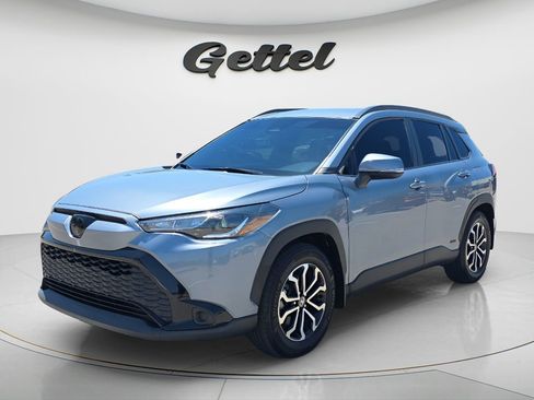 Used 2024 Toyota Corolla Cross SE image 2