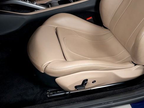 Used 2019 Ferrari Portofino image 22