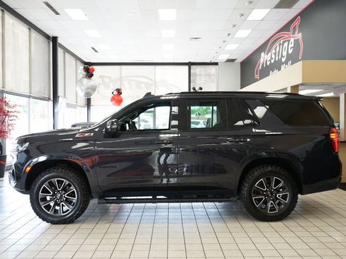Used 2022 Chevrolet Tahoe Z71 w/ Luxury Package AWD/4WD image 3