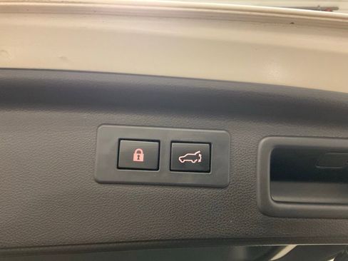 Used 2021 Subaru Forester Limited w/ Popular Package #3 image 37