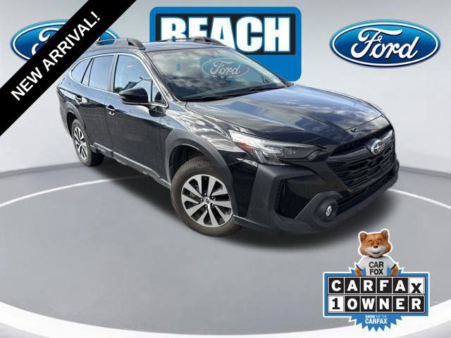 Used 2025 Subaru Outback Premium AWD/4WD image 1