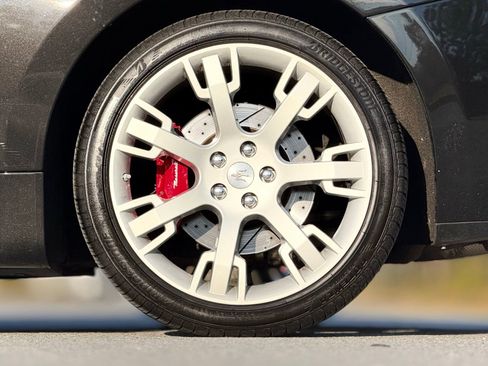 Used 2013 Maserati GranTurismo Sport image 18