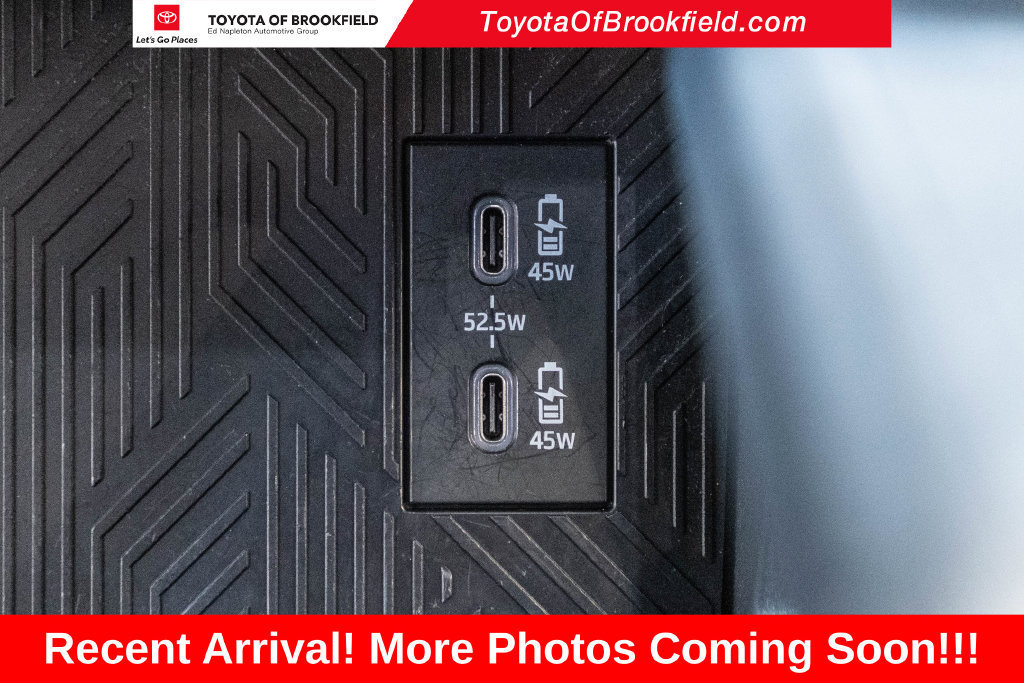 Used 2025 Toyota 4Runner SR5 AWD/4WD image 24