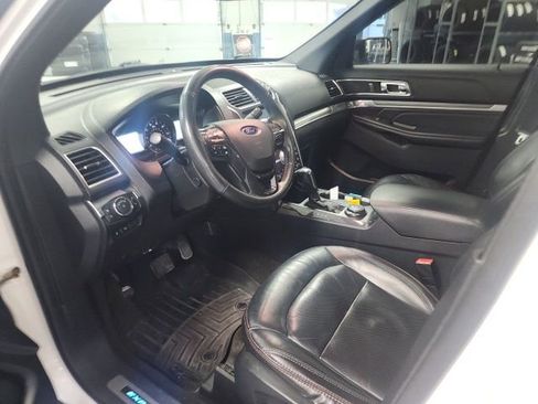Used 2018 Ford Explorer Sport AWD/4WD image 12
