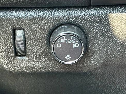 Used 2022 Chevrolet Colorado LT w/ Fleet Safety Package RWD image 32
