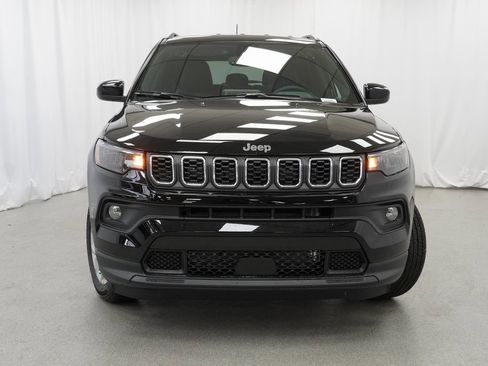 Certified 2025 Jeep Compass Latitude w/ Convenience Group image 8