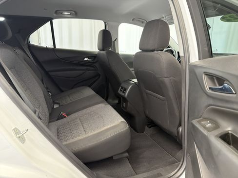 Used 2022 Chevrolet Equinox LT FWD image 11