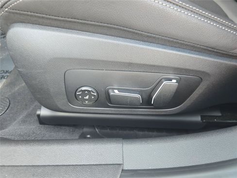 Used 2025 BMW M340i Sedan RWD image 13