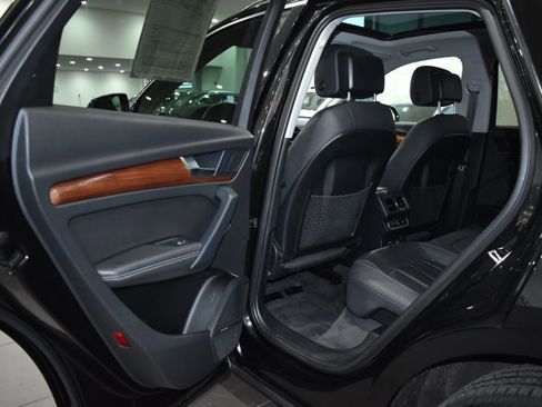 Used 2021 Audi Q5 Premium Plus w/ Premium Plus Package image 34