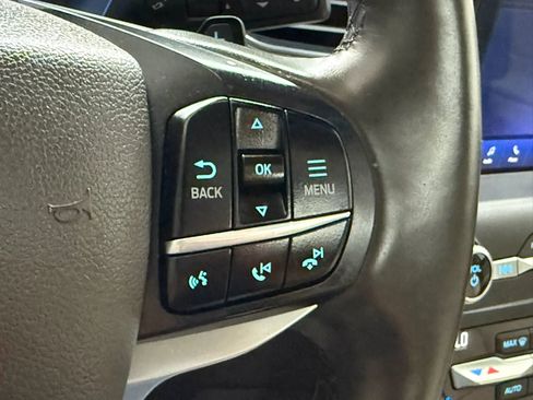 Used 2020 Ford Explorer Platinum w/ Premium Technology Package image 35