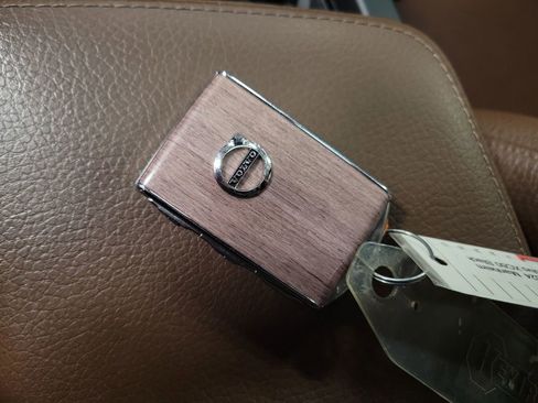 Used 2021 Volvo XC60 T5 Momentum image 15