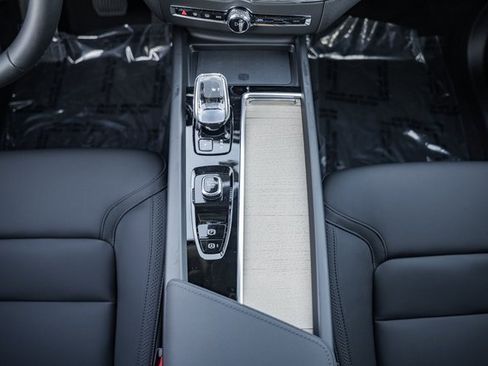 New 2026 Volvo XC60 B5 Plus w/ Protection Package Premier image 27