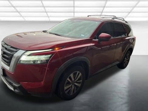 Used 2023 Nissan Pathfinder SL FWD image 3