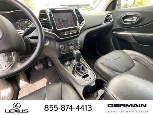 Used 2019 Jeep Cherokee Limited AWD/4WD image 20