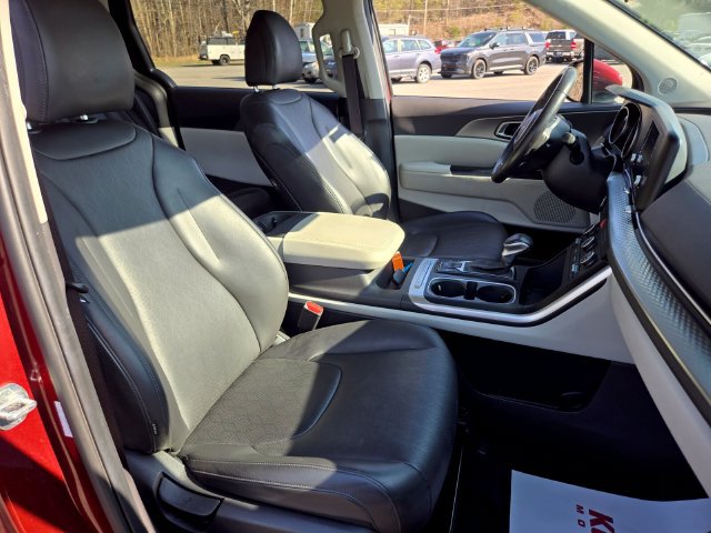 Used 2024 Kia Carnival LX FWD image 20