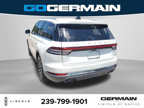 New 2026 Lincoln Aviator AWD image 10