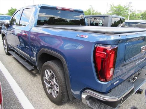 Used 2024 GMC Sierra 1500 SLT w/ X31 Off-Road Package AWD/4WD image 4