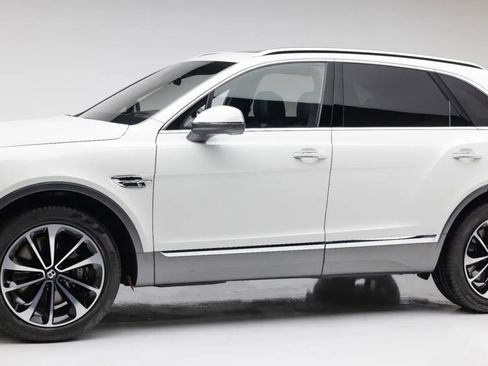 Used 2017 Bentley Bentayga AWD/4WD image 33