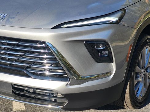 Used 2025 Buick Enclave Preferred image 8