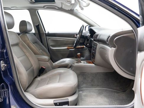 Used 2004 Volkswagen Passat W8 AWD/4WD image 51