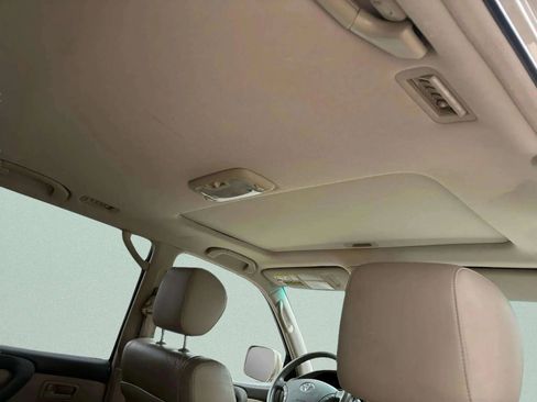 Used 2006 Toyota Land Cruiser Sport Utility 4D image 15