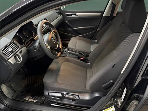 Used 2017 Volkswagen Passat 1.8T S image 12