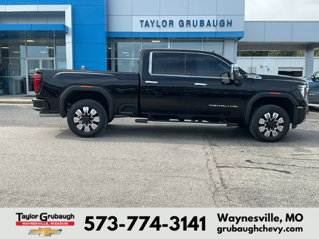 Used 2025 GMC Sierra 2500 Denali w/ Denali Reserve Package AWD/4WD image 1