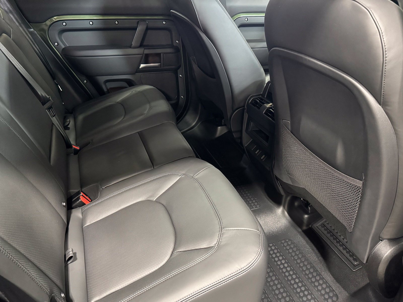 New 2026 Land Rover Defender 110 X-Dynamic SE AWD/4WD image 46
