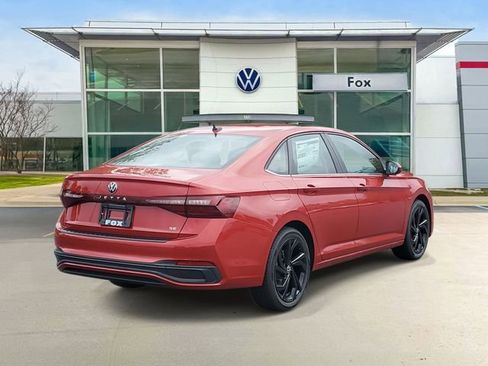 New 2025 Volkswagen Jetta SE image 4