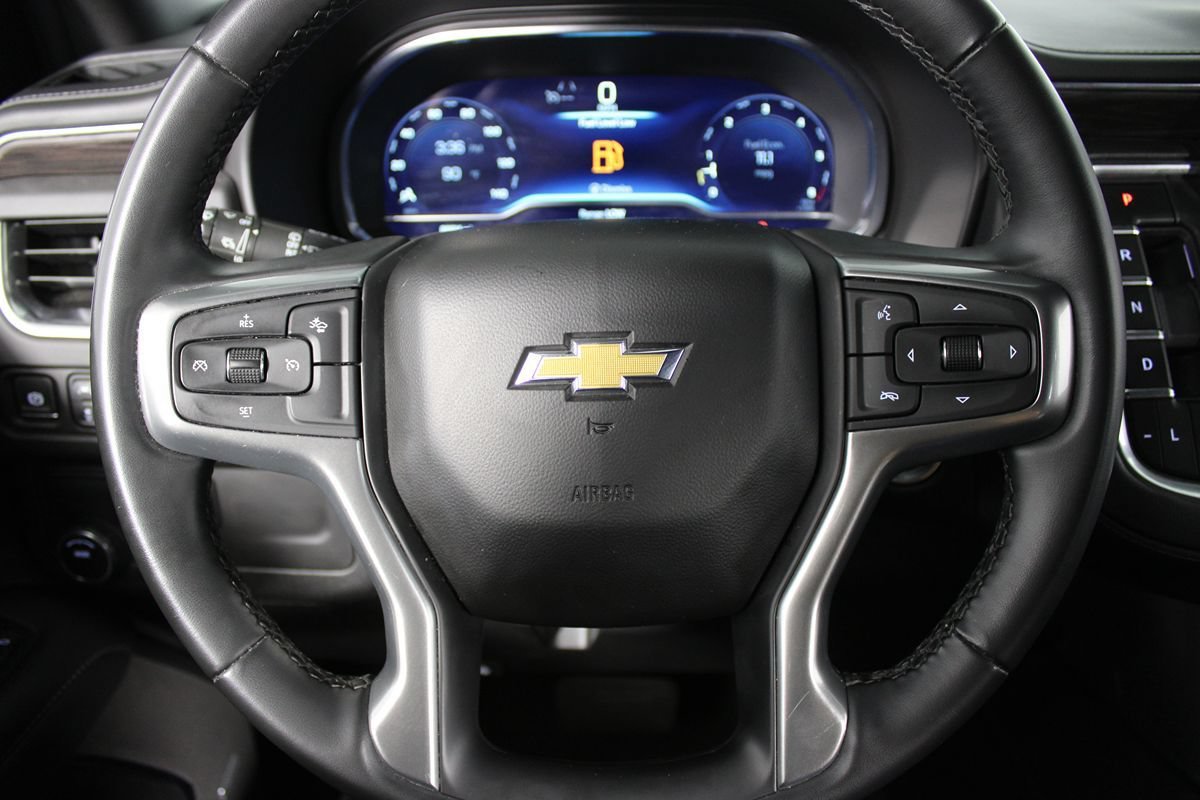 Used 2024 Chevrolet Suburban LT RWD image 11
