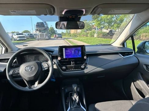 Used 2023 Toyota Corolla LE FWD image 5