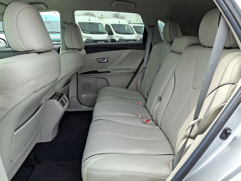 Used 2015 Toyota Venza XLE image 11