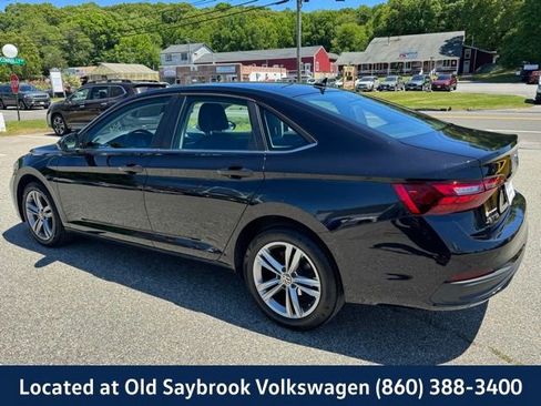 Used 2024 Volkswagen Jetta SE FWD image 7