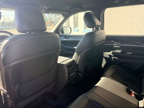 New 2026 Jeep Grand Cherokee Laredo image 17