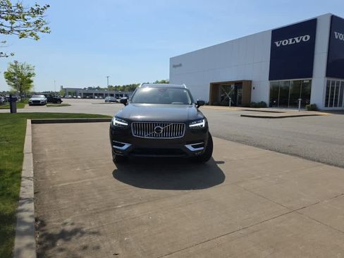 Used 2023 Volvo XC90 B6 Plus w/ Protection Package Premier AWD/4WD image 3