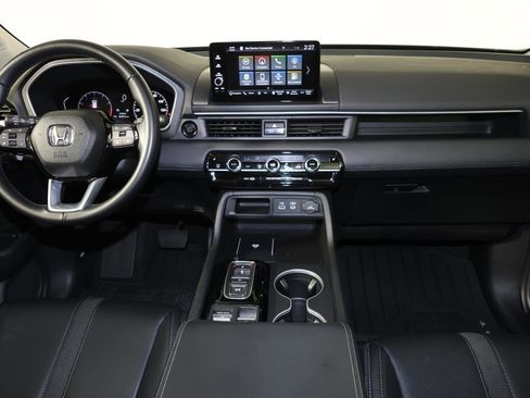Used 2024 Honda Pilot Touring image 10