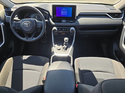 Used 2025 Toyota RAV4 LE AWD/4WD image 40