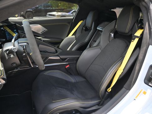 Used 2024 Chevrolet Corvette Stingray Premium Cpe RWD image 6